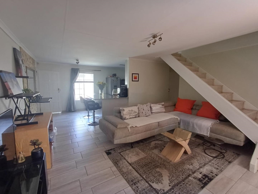 To Let 3 Bedroom Property for Rent in Sonneglans Gauteng