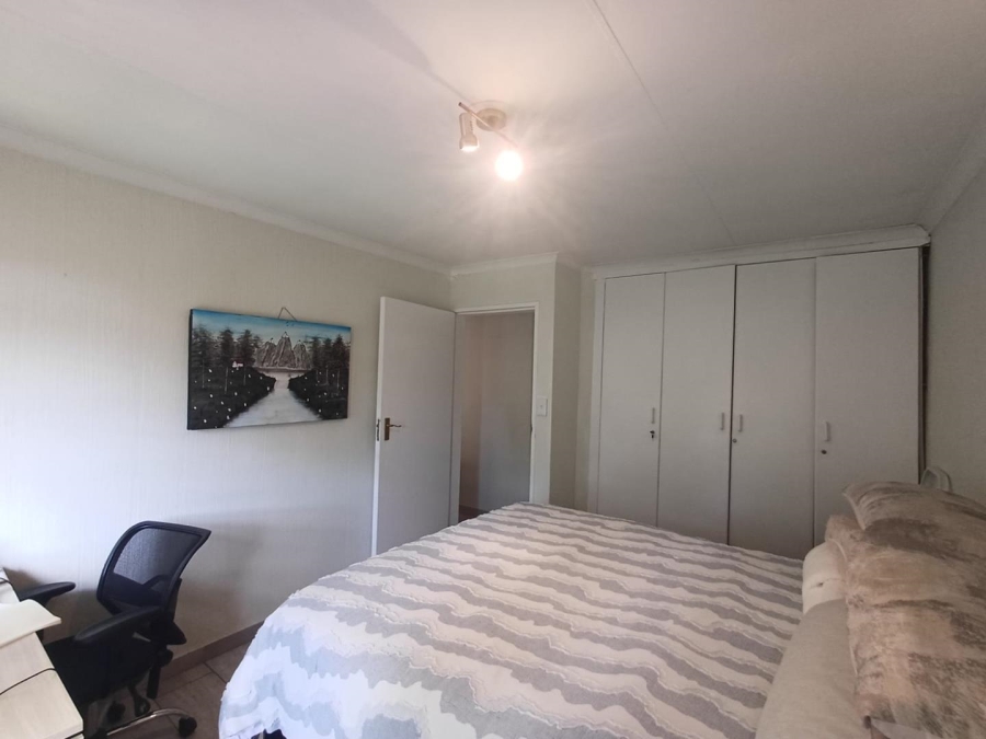To Let 3 Bedroom Property for Rent in Sonneglans Gauteng