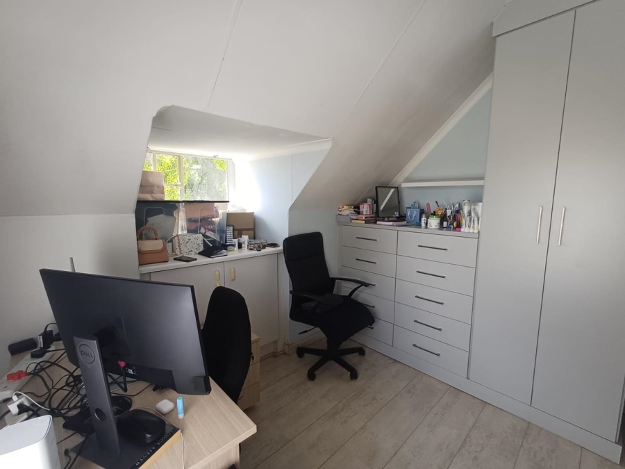 To Let 3 Bedroom Property for Rent in Sonneglans Gauteng