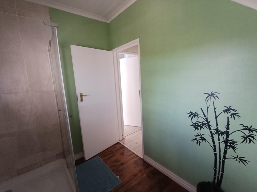 To Let 3 Bedroom Property for Rent in Sonneglans Gauteng