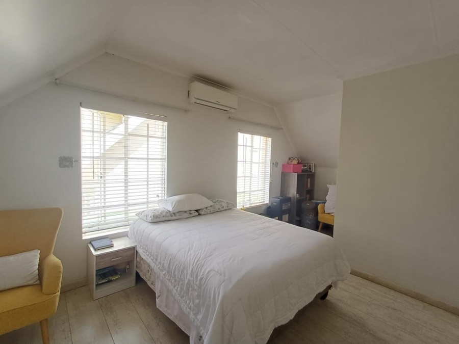 To Let 3 Bedroom Property for Rent in Sonneglans Gauteng