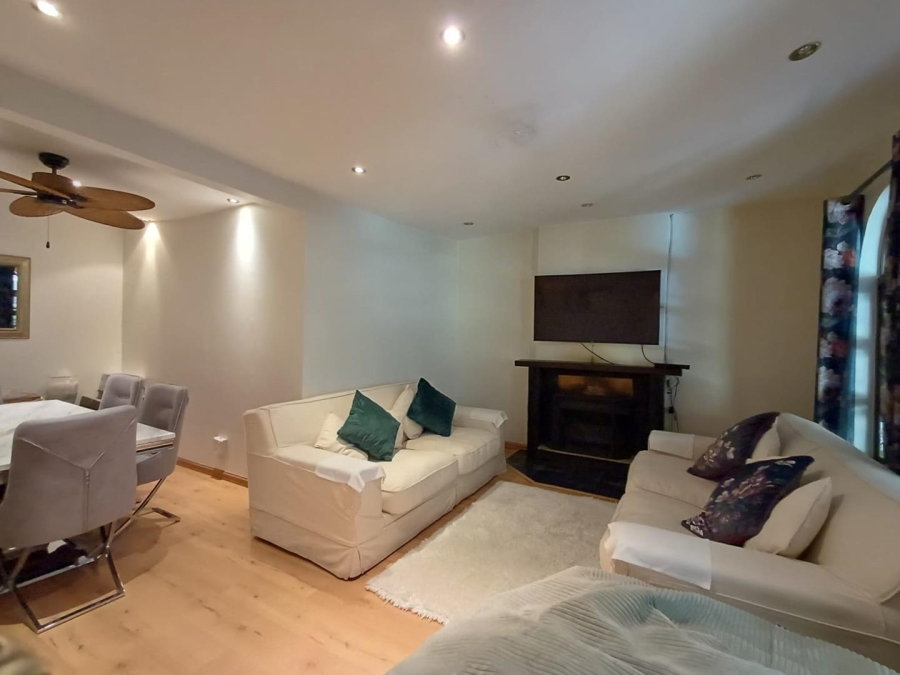 To Let 3 Bedroom Property for Rent in Olivedale Gauteng