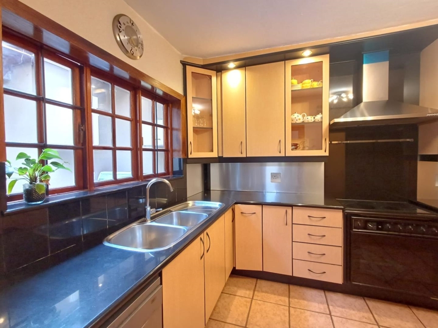 To Let 3 Bedroom Property for Rent in Olivedale Gauteng