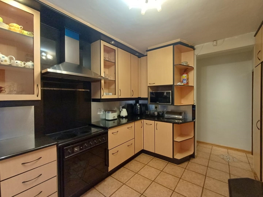 To Let 3 Bedroom Property for Rent in Olivedale Gauteng