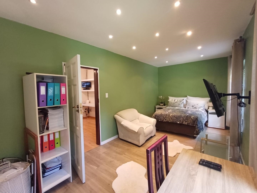 To Let 3 Bedroom Property for Rent in Olivedale Gauteng