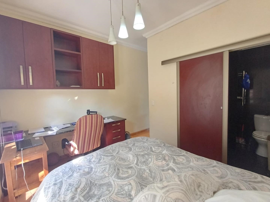 To Let 3 Bedroom Property for Rent in Olivedale Gauteng