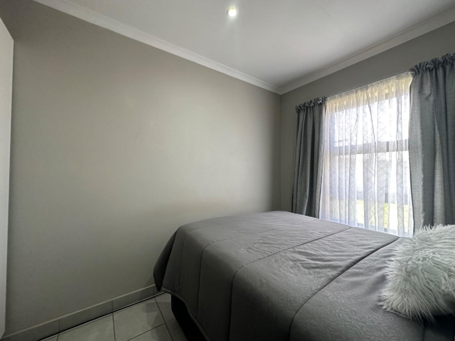 To Let 2 Bedroom Property for Rent in Dawn Park Gauteng