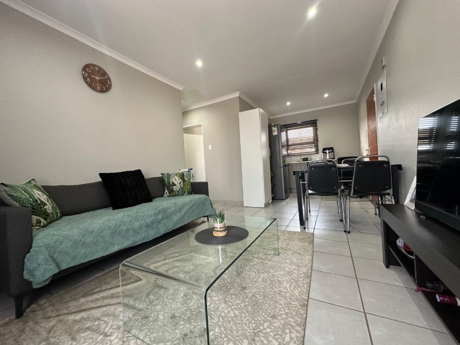 2 Bedroom Property for Sale in Dawn Park Gauteng