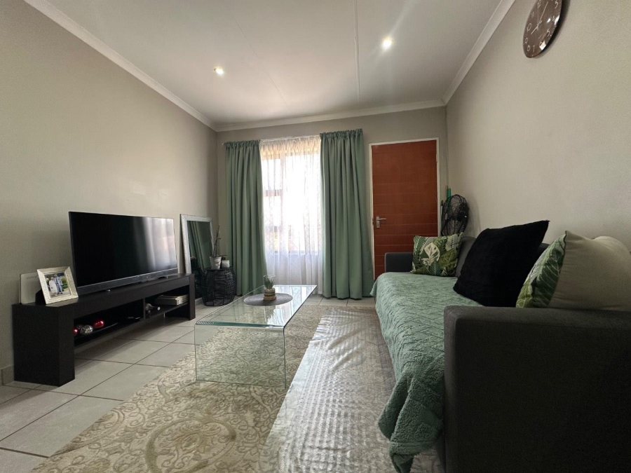 2 Bedroom Property for Sale in Dawn Park Gauteng