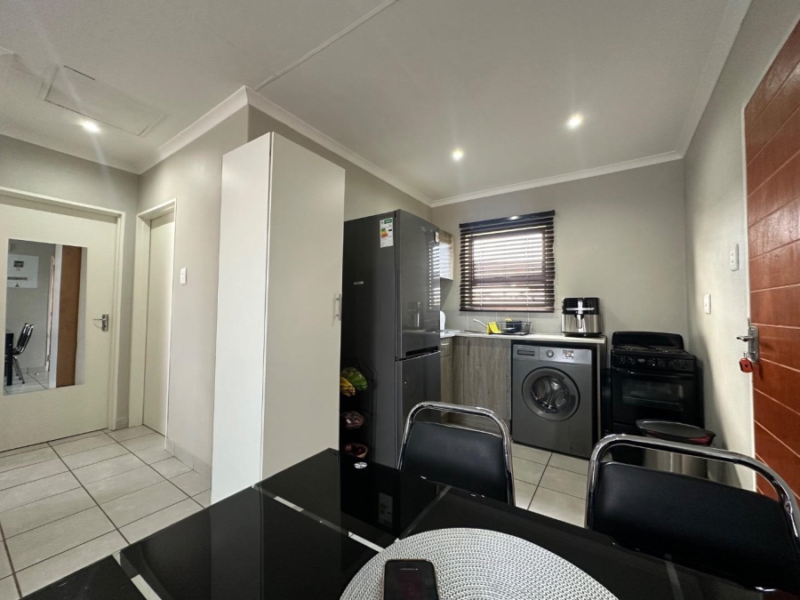 2 Bedroom Property for Sale in Dawn Park Gauteng