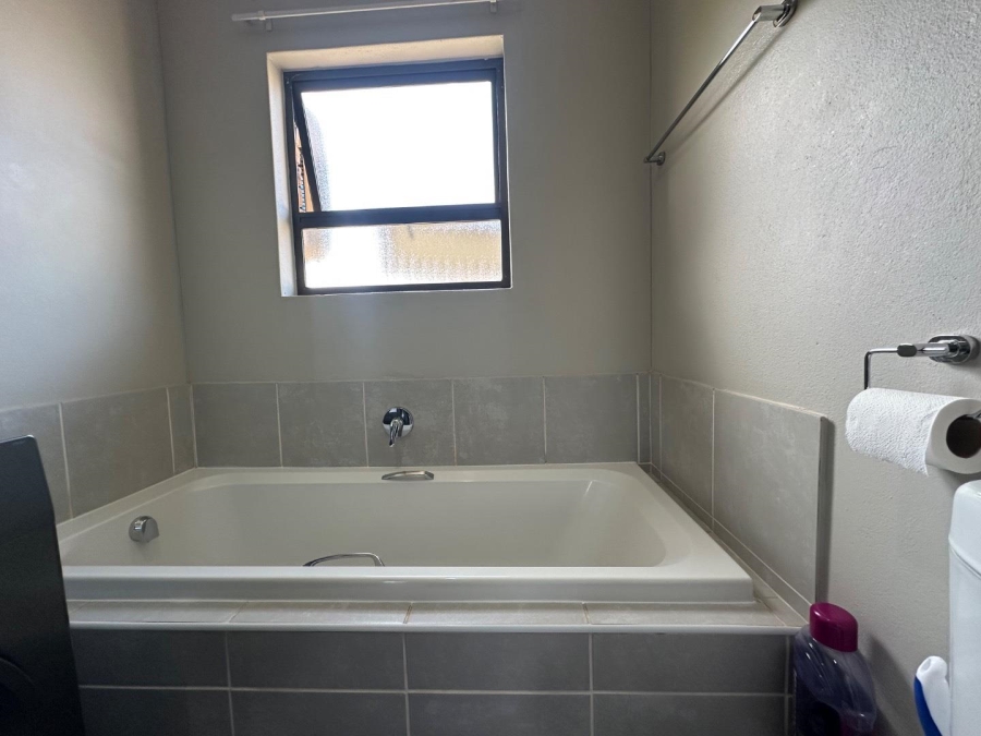 2 Bedroom Property for Sale in Dawn Park Gauteng