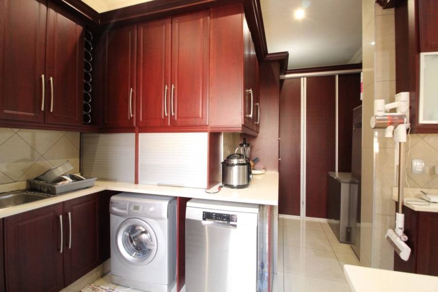 4 Bedroom Property for Sale in Blue Valley Golf Estate Gauteng