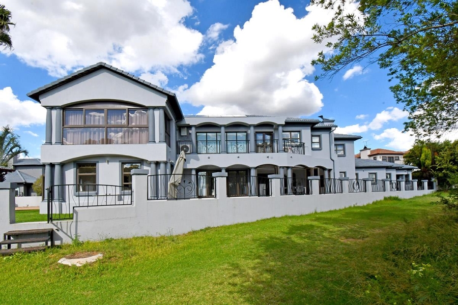 4 Bedroom Property for Sale in Blue Valley Golf Estate Gauteng