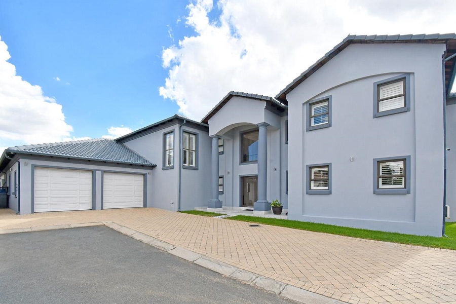 4 Bedroom Property for Sale in Blue Valley Golf Estate Gauteng