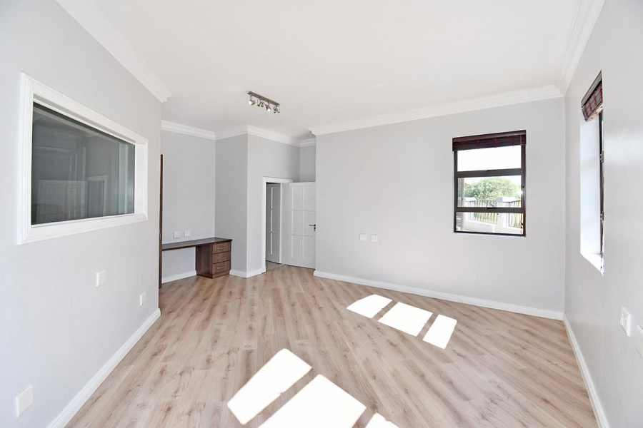 4 Bedroom Property for Sale in Blue Valley Golf Estate Gauteng