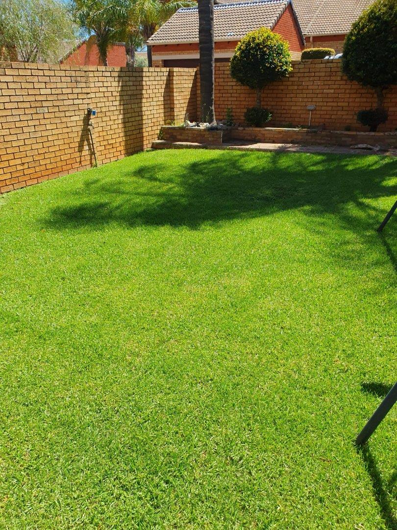 To Let 2 Bedroom Property for Rent in Equestria Gauteng