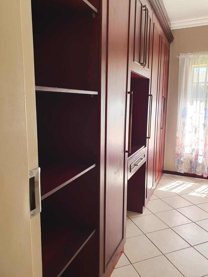 To Let 2 Bedroom Property for Rent in Equestria Gauteng