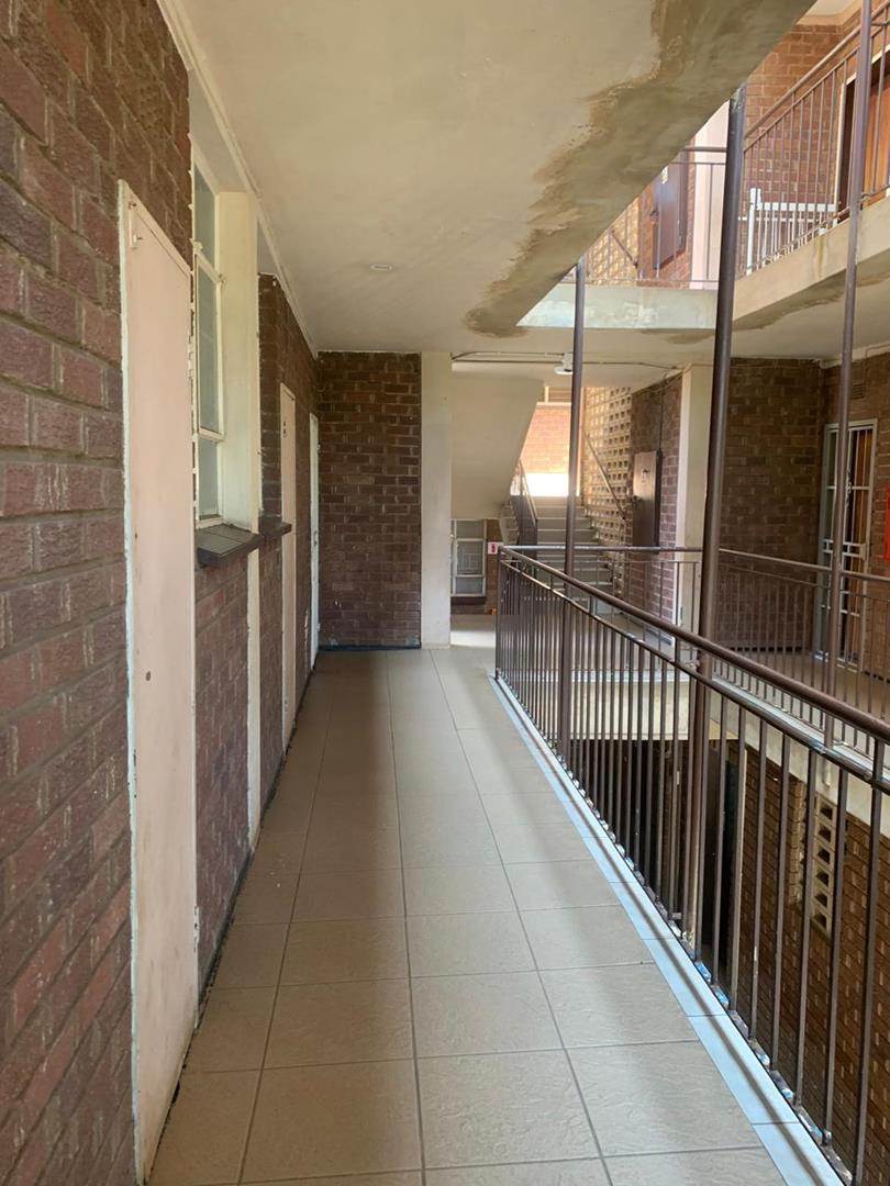 1 Bedroom Property for Sale in Edleen Gauteng