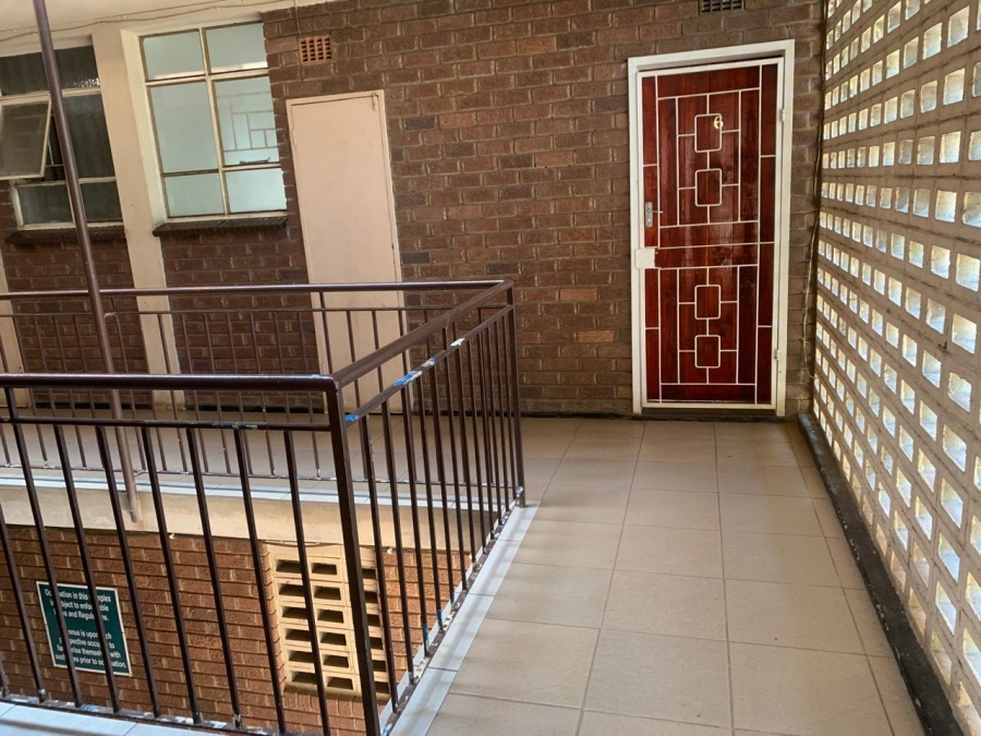 1 Bedroom Property for Sale in Edleen Gauteng