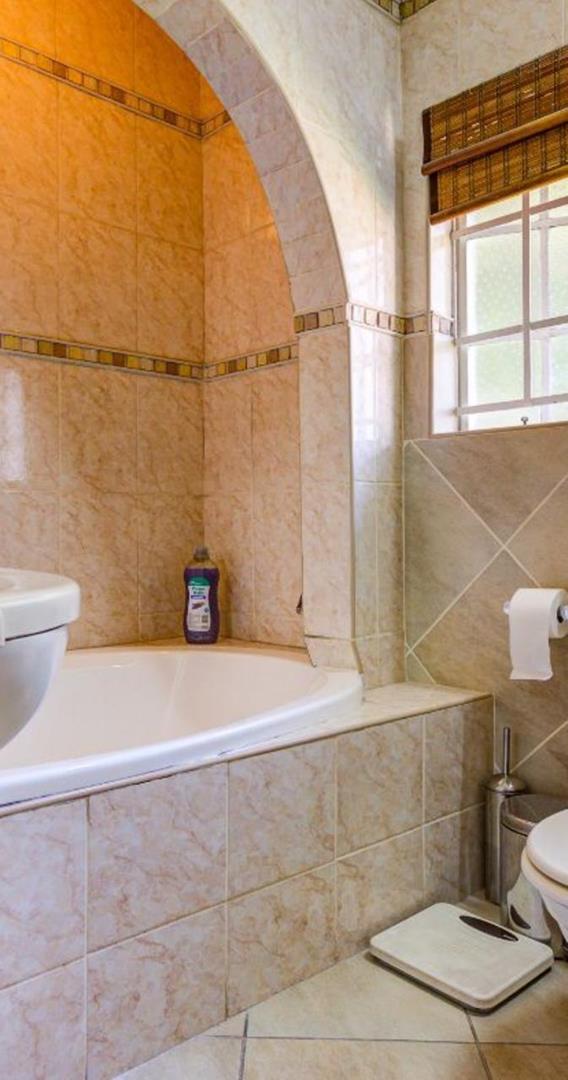 4 Bedroom Property for Sale in Van Riebeeck Park Gauteng