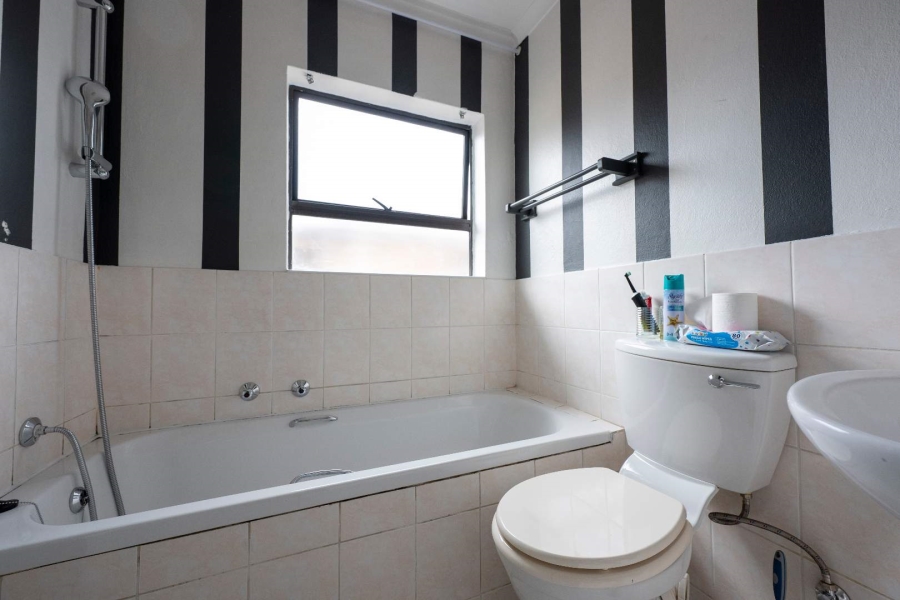 0 Bedroom Property for Sale in Wilgeheuwel Gauteng