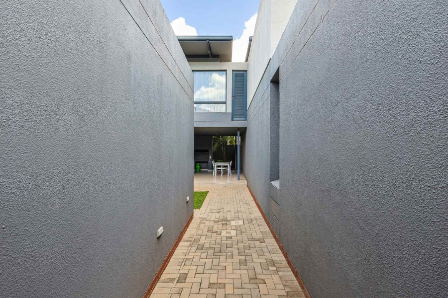 4 Bedroom Property for Sale in Waterkloof Ridge Gauteng