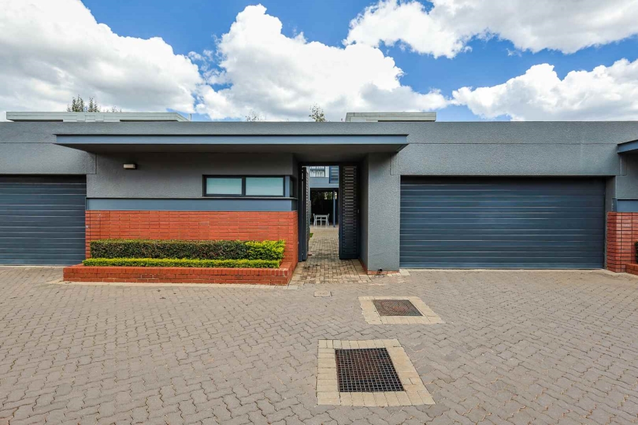 4 Bedroom Property for Sale in Waterkloof Ridge Gauteng