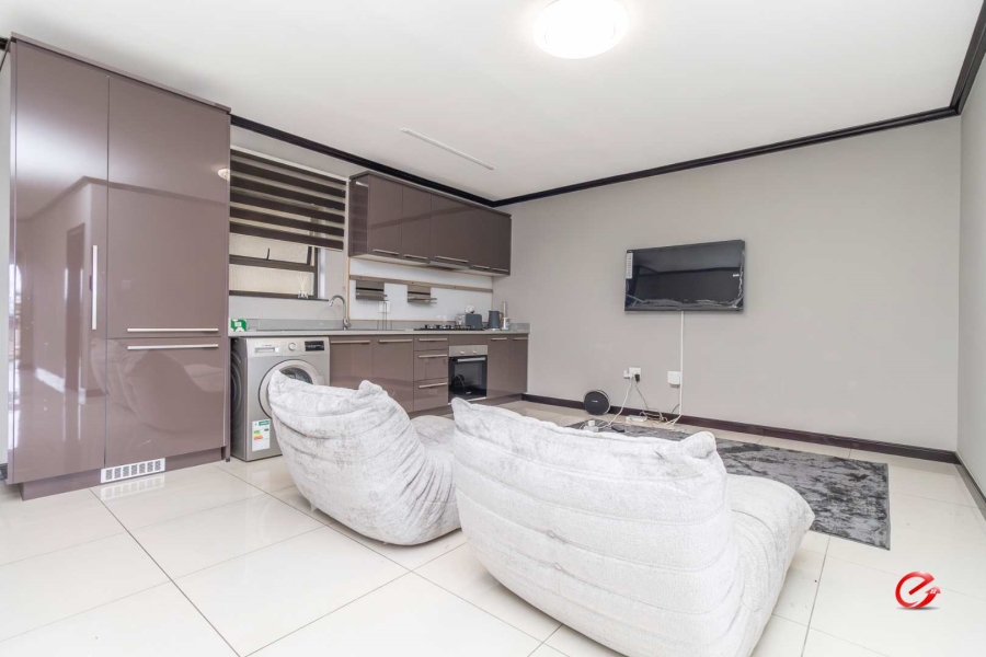 1 Bedroom Property for Sale in Fourways Gauteng