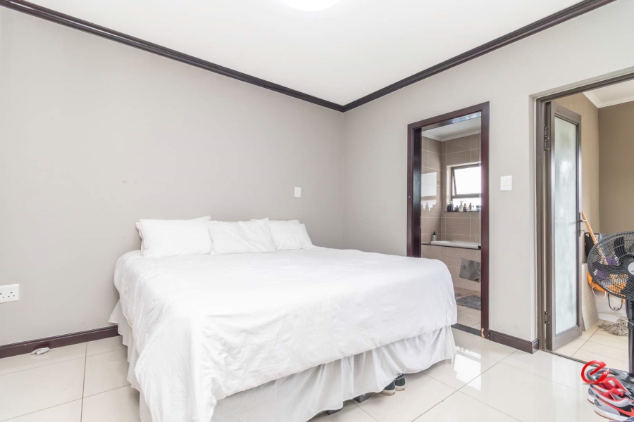 1 Bedroom Property for Sale in Fourways Gauteng