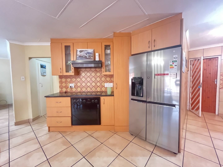 3 Bedroom Property for Sale in Helderkruin Gauteng