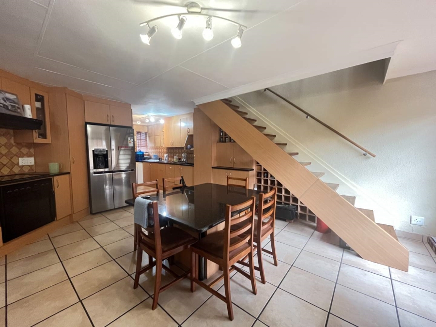 3 Bedroom Property for Sale in Helderkruin Gauteng