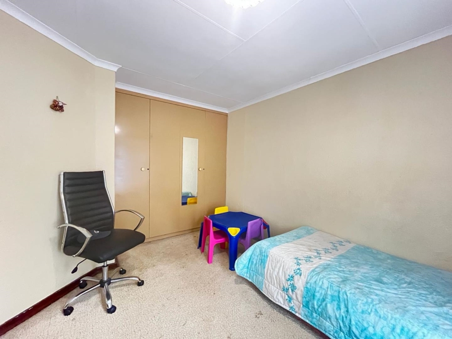 3 Bedroom Property for Sale in Helderkruin Gauteng