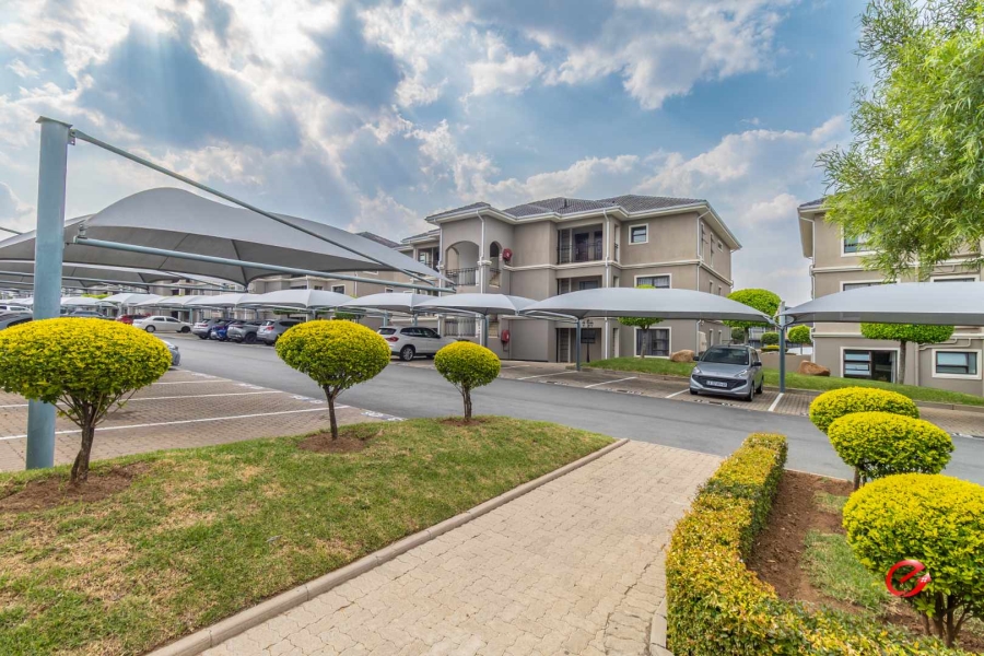 1 Bedroom Property for Sale in Fourways Gardens Gauteng