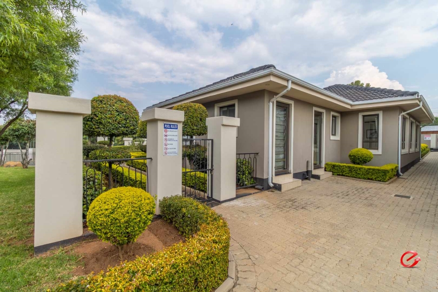 1 Bedroom Property for Sale in Fourways Gardens Gauteng