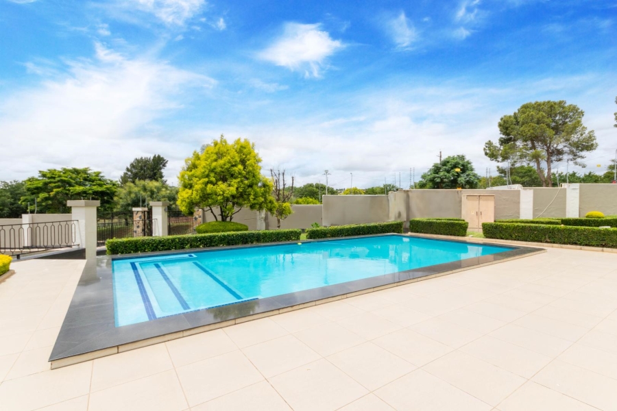 1 Bedroom Property for Sale in Fourways Gardens Gauteng