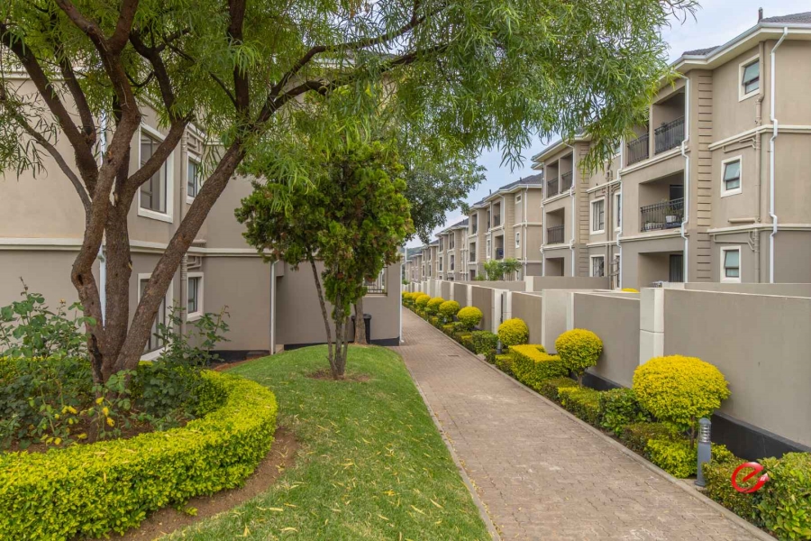 1 Bedroom Property for Sale in Fourways Gardens Gauteng