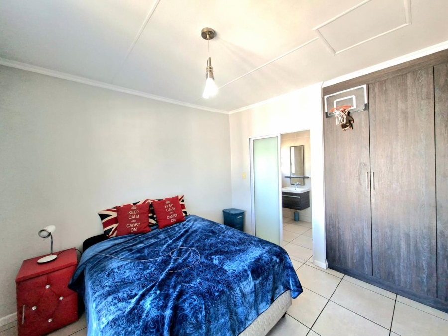 To Let 1 Bedroom Property for Rent in Petervale Gauteng