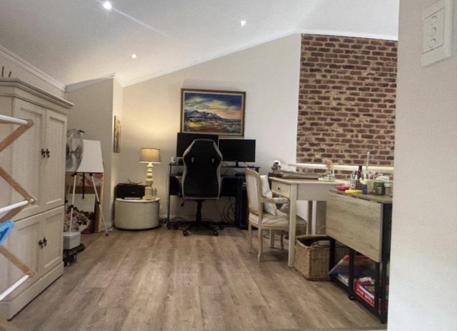 To Let 2 Bedroom Property for Rent in Sandown Gauteng