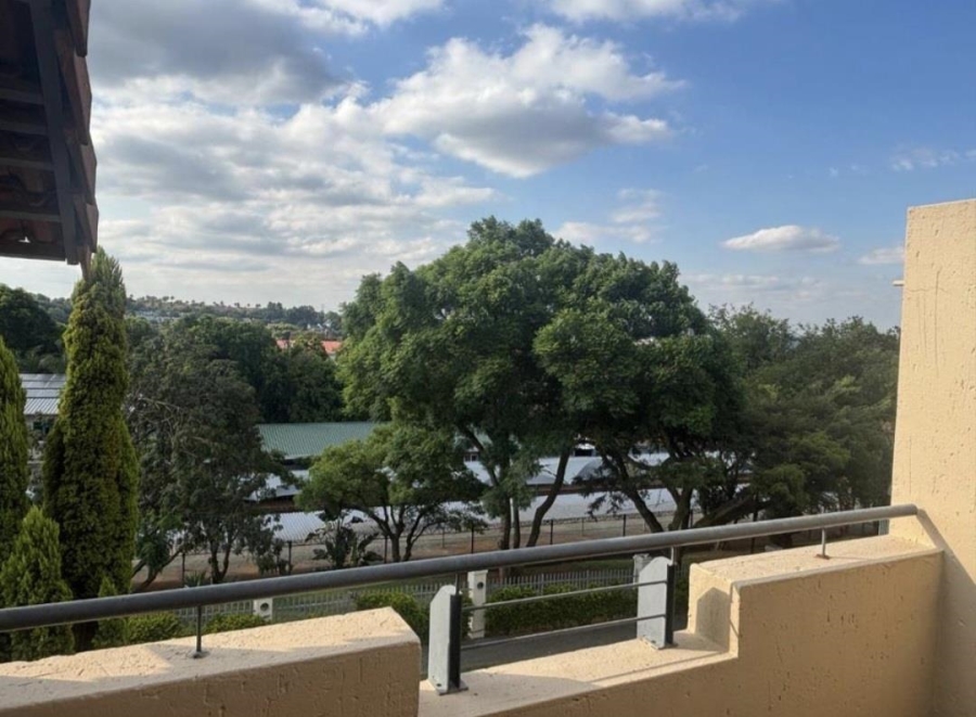 To Let 2 Bedroom Property for Rent in Sandown Gauteng