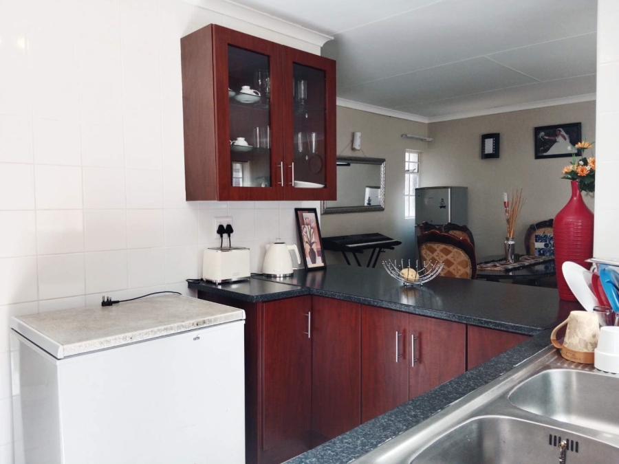 2 Bedroom Property for Sale in Corlett Gardens Gauteng