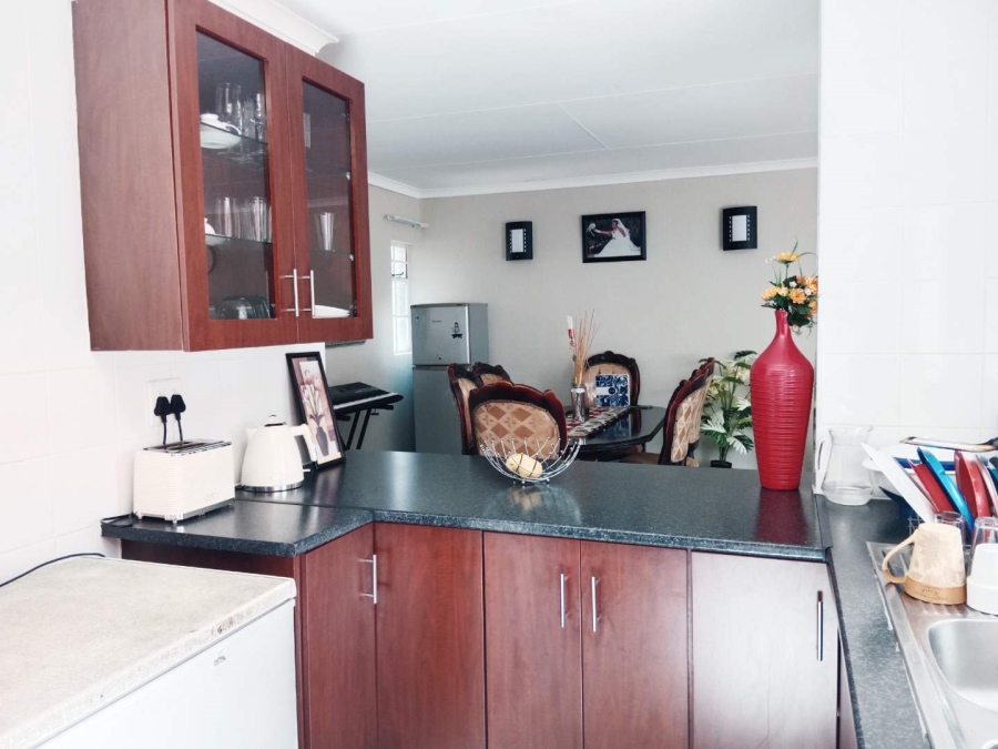 2 Bedroom Property for Sale in Corlett Gardens Gauteng