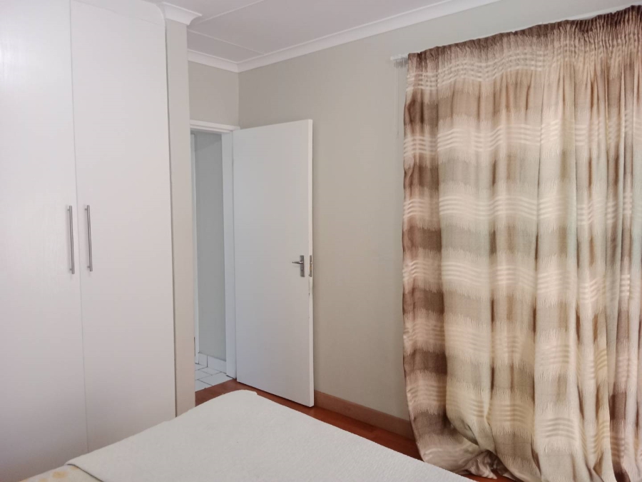 2 Bedroom Property for Sale in Corlett Gardens Gauteng