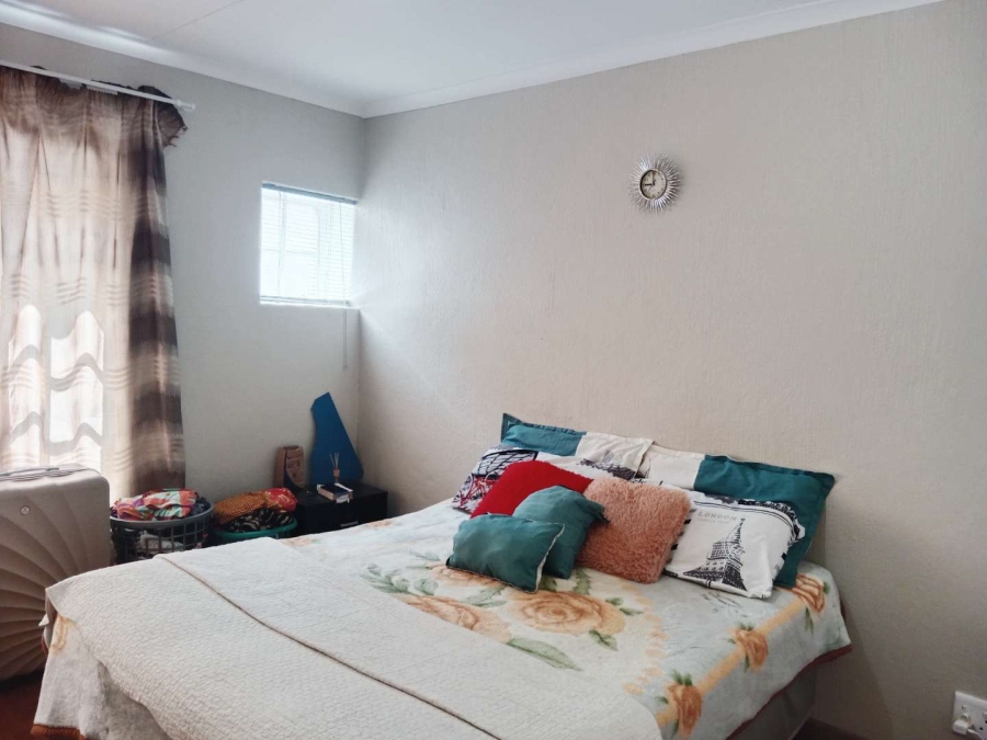 2 Bedroom Property for Sale in Corlett Gardens Gauteng