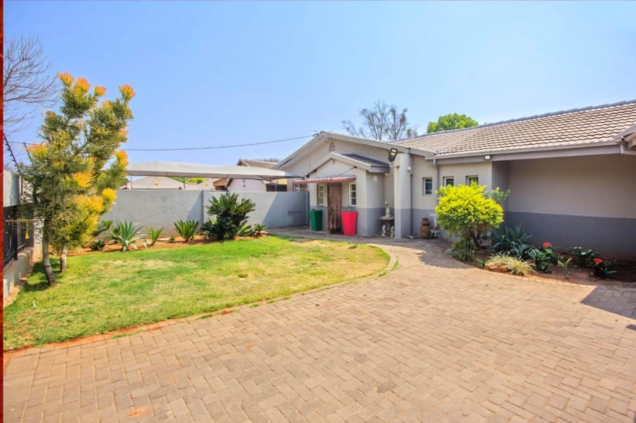 4 Bedroom Property for Sale in Meyerspark Gauteng