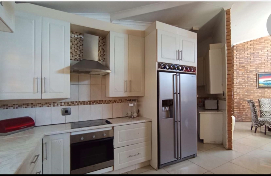 4 Bedroom Property for Sale in The Orchards Gauteng