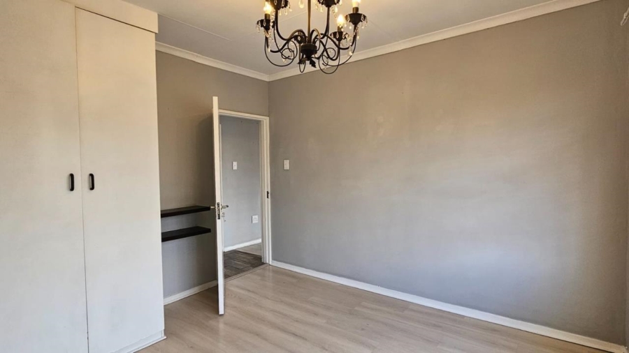 2 Bedroom Property for Sale in New Redruth Gauteng