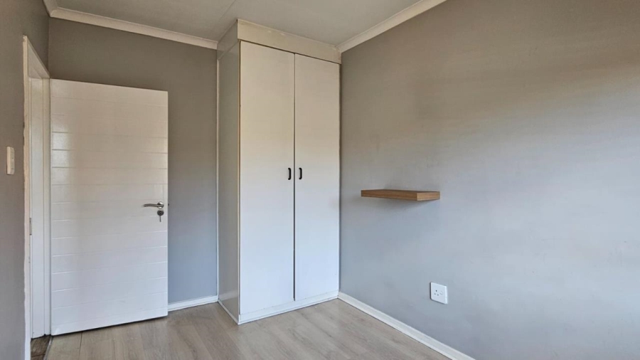 2 Bedroom Property for Sale in New Redruth Gauteng