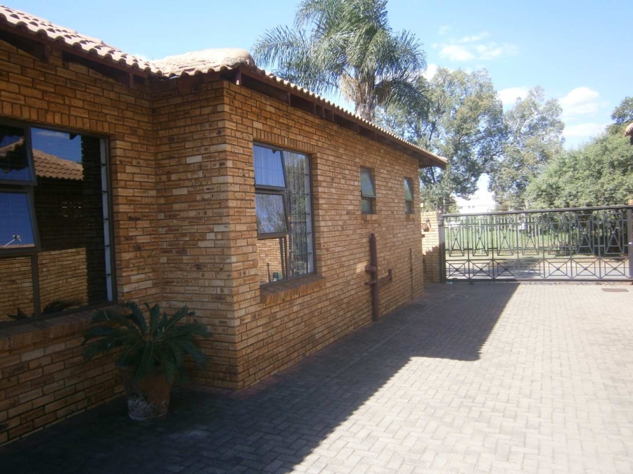 2 Bedroom Property for Sale in New Redruth Gauteng