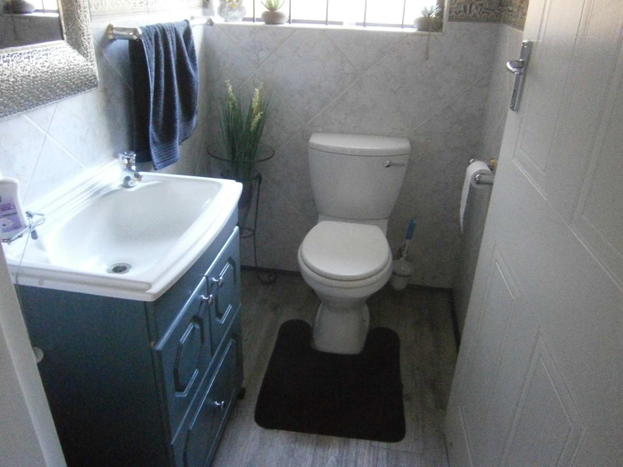 2 Bedroom Property for Sale in New Redruth Gauteng