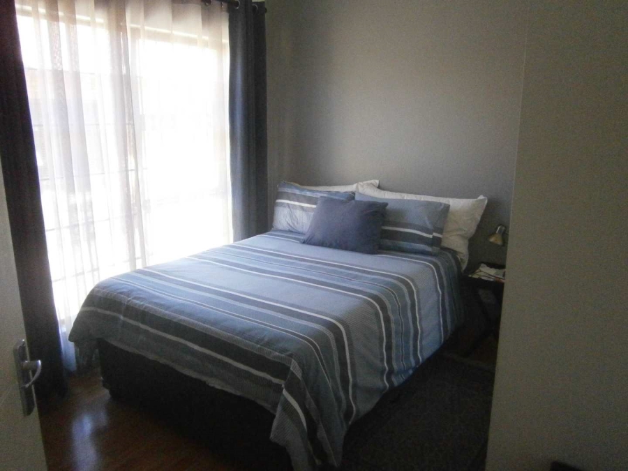 2 Bedroom Property for Sale in New Redruth Gauteng